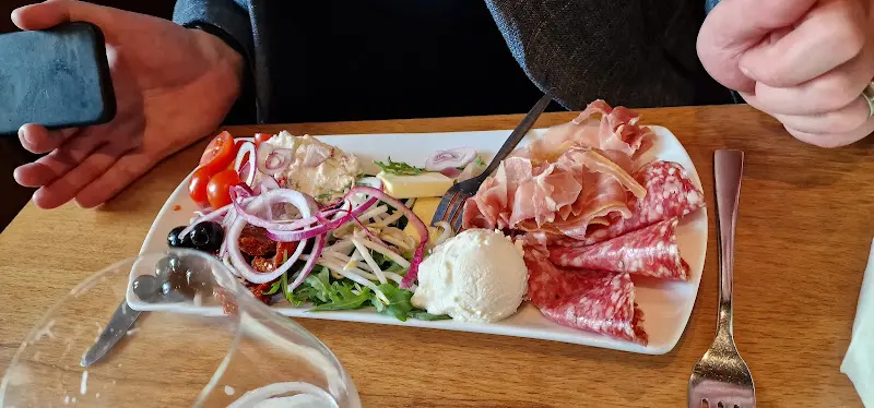 Guido Kuhn_Britzer Mühle_Berlin_review