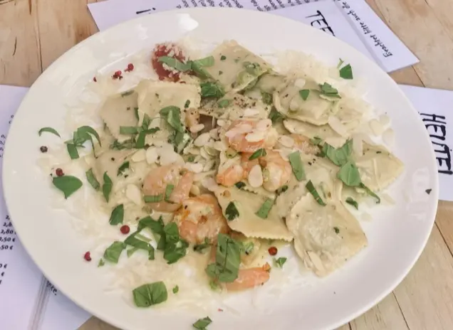 Lena_MOSES Café Bistro Vinothek_Schweiz)_review