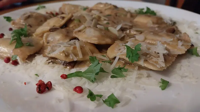 MOSES Café Bistro Vinothek_Schweiz)_slider_image_3