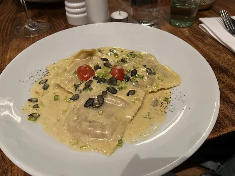 Lara Cilia_Nett - Vietnamesisches Restaurant_Berlin_review