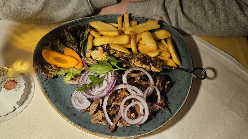 Anahita Heraji_Achilles' Taverna_Berlin_review