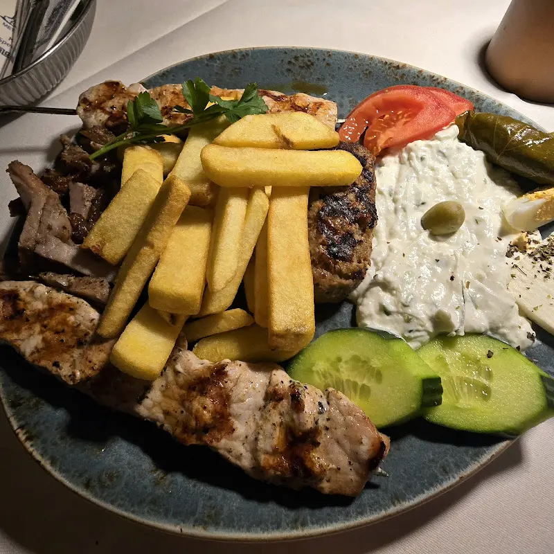 Achilles' Taverna_Berlin_slider_image_2