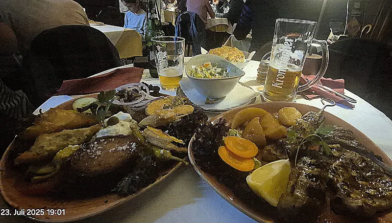 Achilles' Taverna_Berlin_slider_image_3