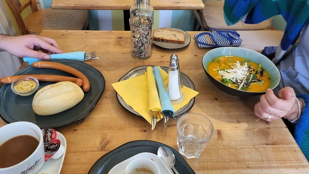 Irina Archimedes Sherman_Café Mühle_Berlin_recensione