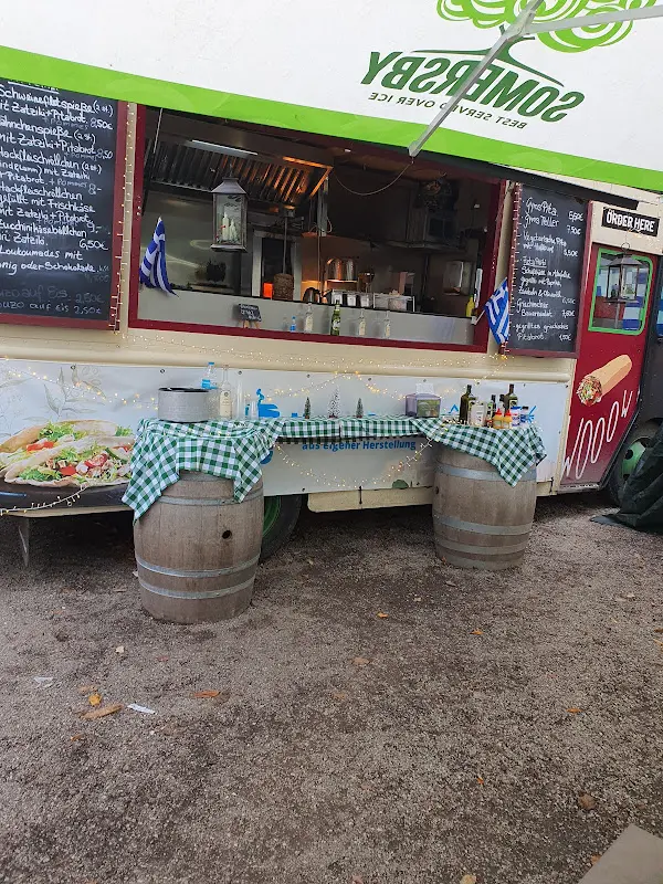 Menu_Paulsborn castle at the forest lake Grunewald_Berlin_immagine_2