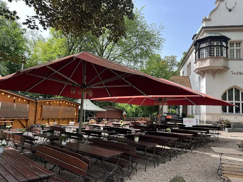 Alex Puchalsck_Paulsborn castle at the forest lake Grunewald_Berlin_recensione