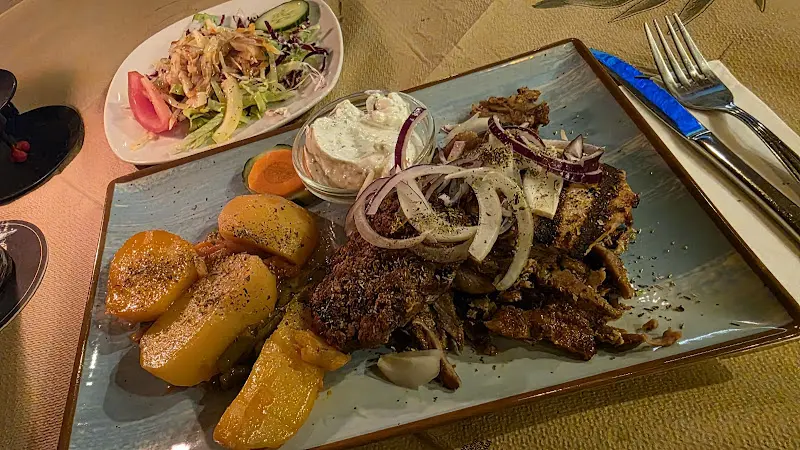 Romiosini bei Achilles_Berlin_slider_image_3