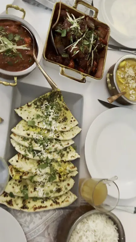 Meera Indian Cuisine & Bar_Glienicke/Nordbahn_slider_image_2