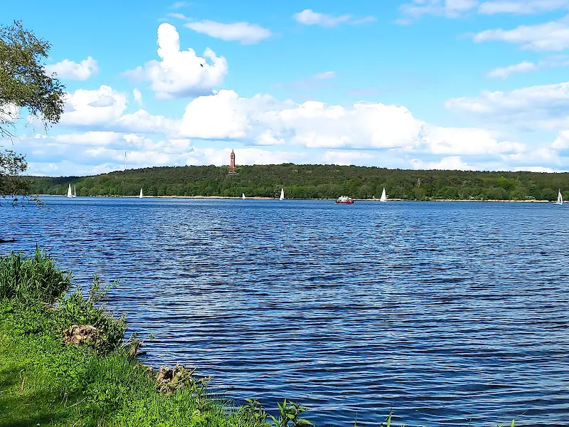 Restaurant Helmut | gemütliche Sonnenterrasse | moderne deutsche Küche | großer Saal für 120 Personen_Berlin_slider_image_3