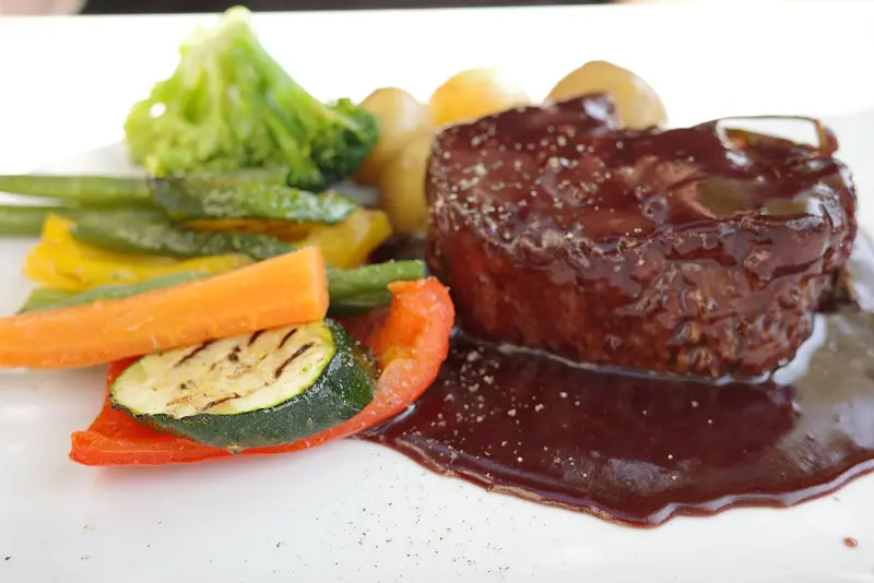 Tania_Restaurant Cafe 