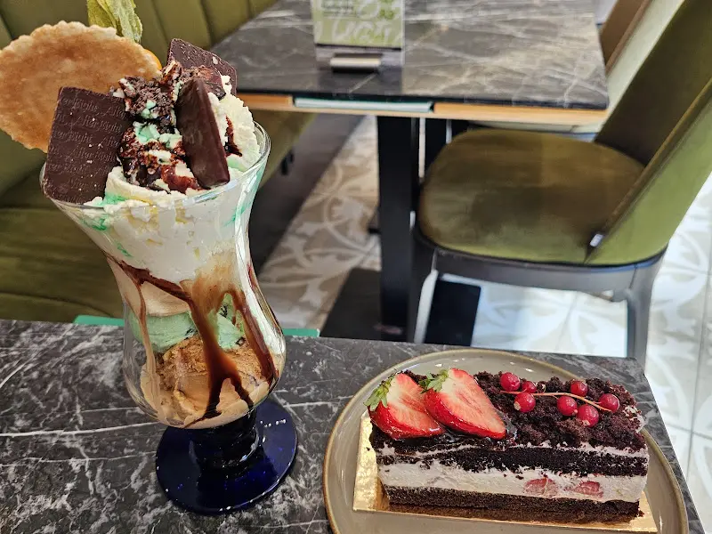 Al Teatro_Berlin_slider_image_3