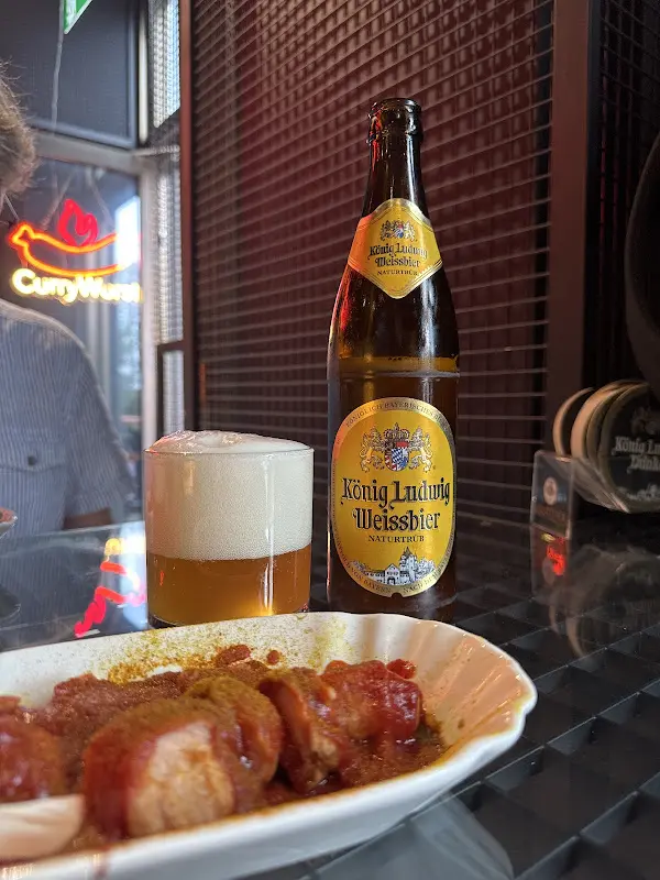 Arvid Sanglert_Borkowskis Original Berliner Currywurst_Berlin_recensione