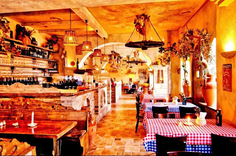 YVONNE Tuscany Restaurant & Pizzeria_Berlin_slider_image_1