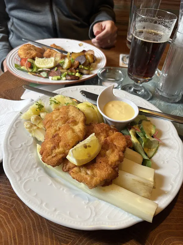 Jeanne McLean_Restaurant Floh_Berlin_recensione