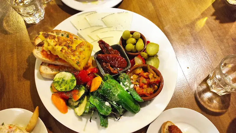 7amdiz_El Pepe_Berlin_avis