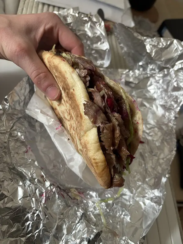 Jan 0313_Ugur Imbiss_Berlin_reseña