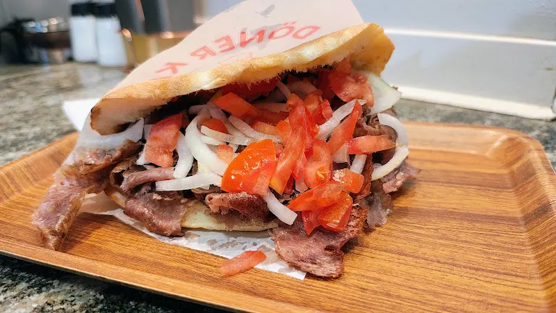 Ugur Imbiss_Berlin_slider_image_3