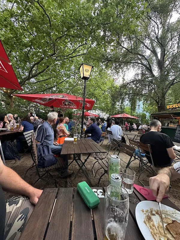 Jamie Donovan_Tiergarten-Quelle_Berlin_review