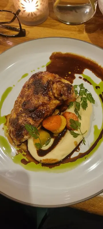 Emma Towle_Le Bon Mori_Berlin_review