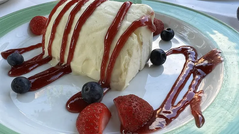 Ruspina_Berlin_slider_image_3