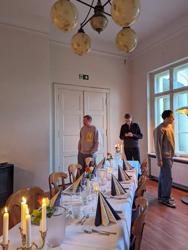 Tom O'Sullivan_Gutshaus Neukladow_Berlin_review