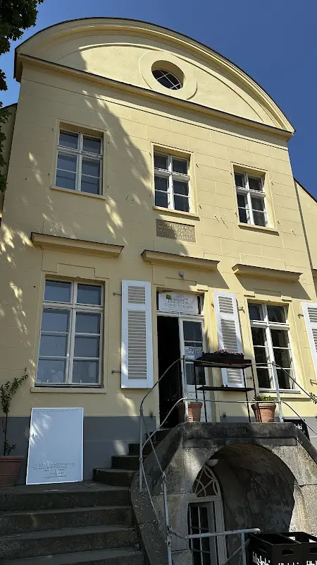 Tom Beck_Gutshaus Neukladow_Berlin_review