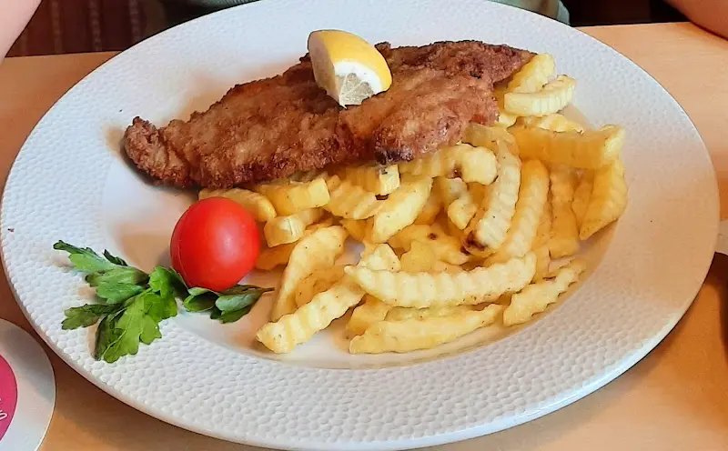 Roland Voss_Maisels`s Einkehr_Berlin_review