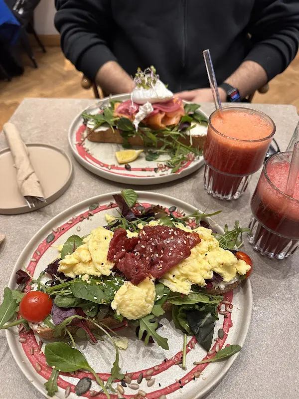 Maryam Sabir_Fourty Years Kitchen_Berlin_recensione