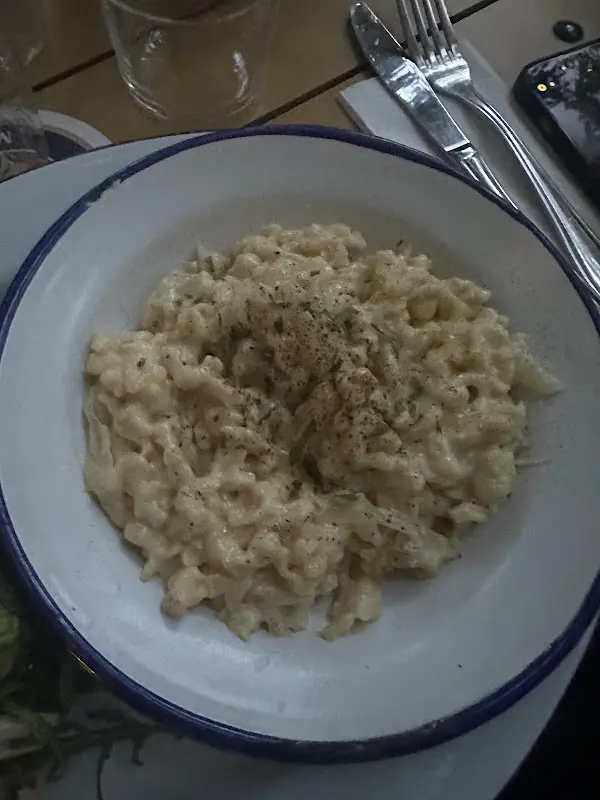 Luca Castelli_DIE HORN_Berlin_review