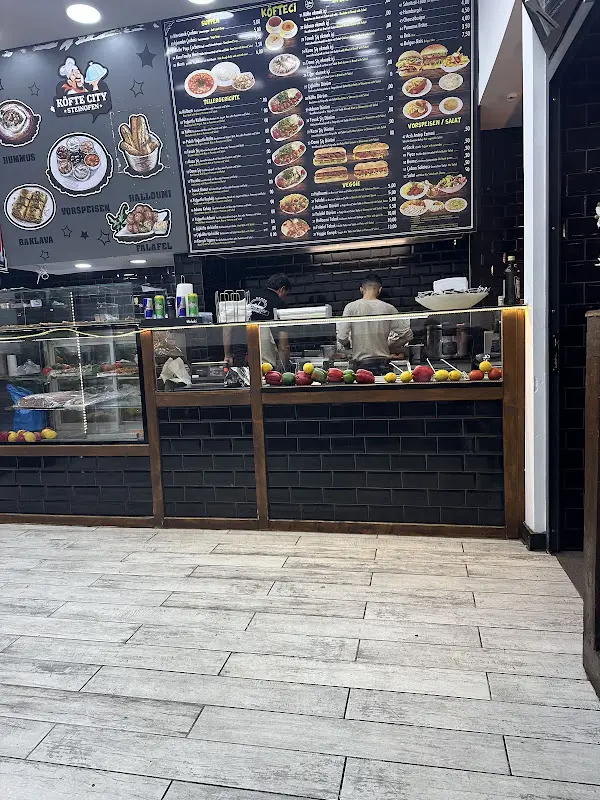 Leo A.K._Corbaci Kreuzberg_Berlin_review