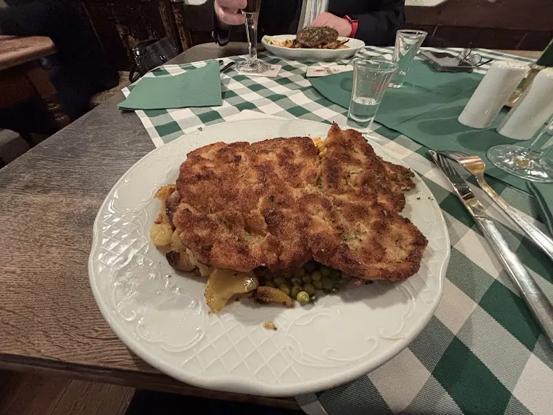 Charles Phillpot_Alt Berliner Wirtshaus Henne_Berlin_review