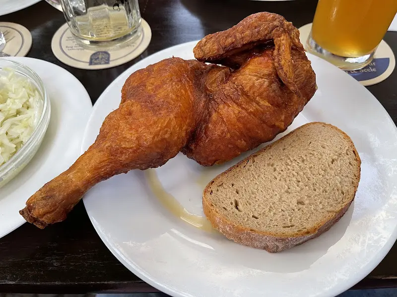 Alt Berliner Wirtshaus Henne_Berlin_slider_image_3