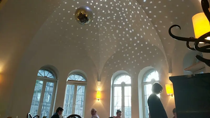 3 Sisters_Berlin_slider_image_2