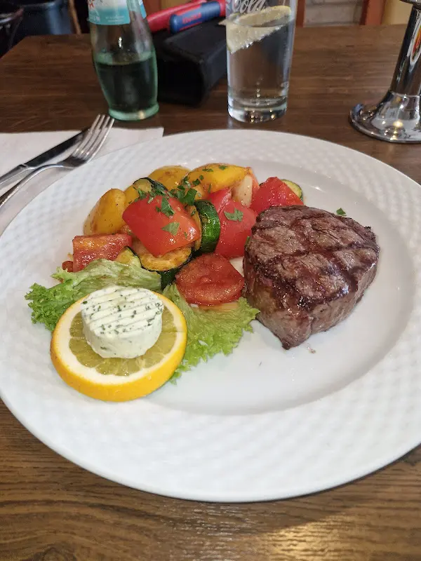 Adria Grill_Berlin_slider_image_3