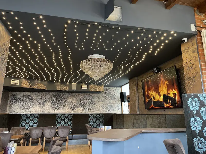 Xheladina Rengo_Mustang Restaurant, Cafe & Cocktailbar | Italienische Spezialitäten & Steakhaus_Berlin_review