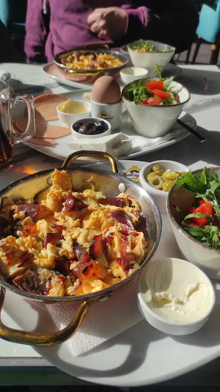 Barbara Unglaube_Balkaymak Simit Evi MV_Berlin_review