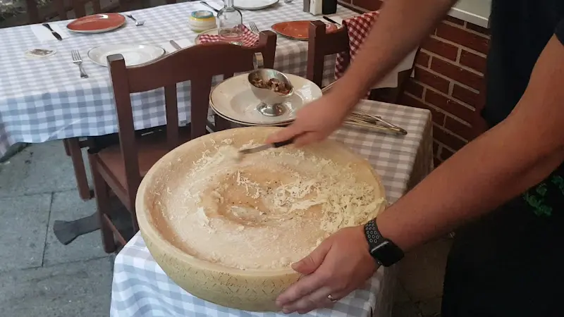 La Malga Ristorante Pizzeria Wein- & Bierbar_Berlin_slider_image_2