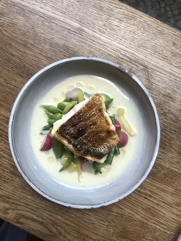 EZSRA_Berlin_slider_image_2