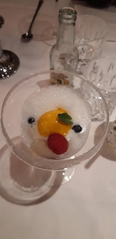 Angela Jurišić_Wirtshaus an der Rehwiese_Berlin_review