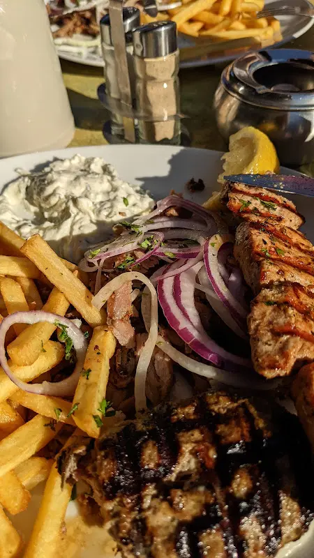 Vasily Korf_Nea Politia_Berlin_review