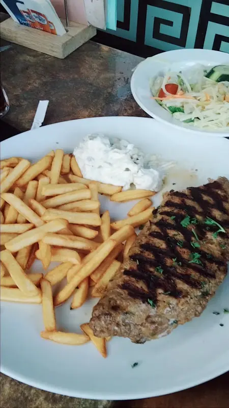 Nea Politia_Berlin_slider_image_2