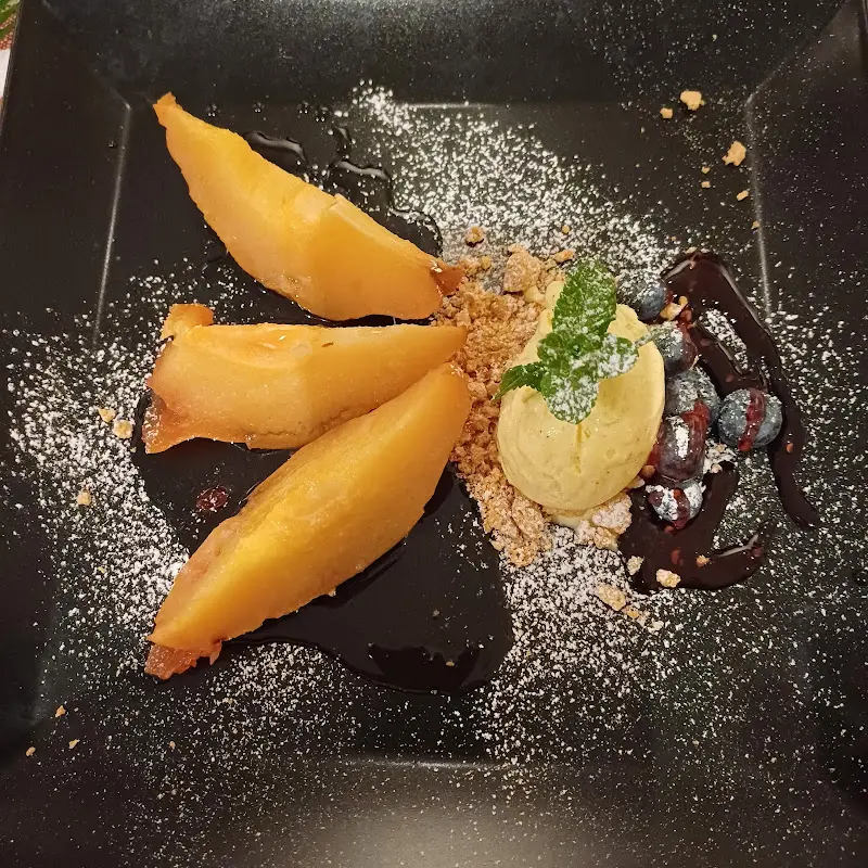 Trattoria Piccolo Tennisklub Blau-Gold_Berlin_slider_image_3