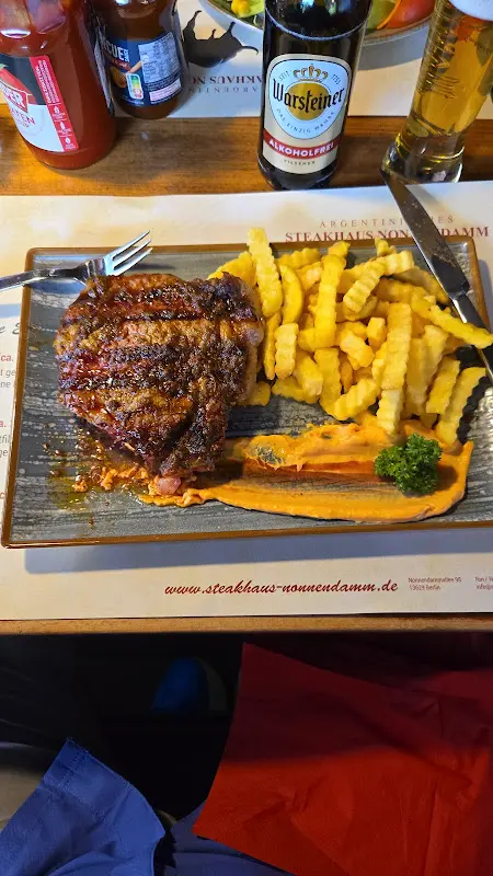 Rolf Mueller_Steakhaus Nonnendamm_Berlin_review