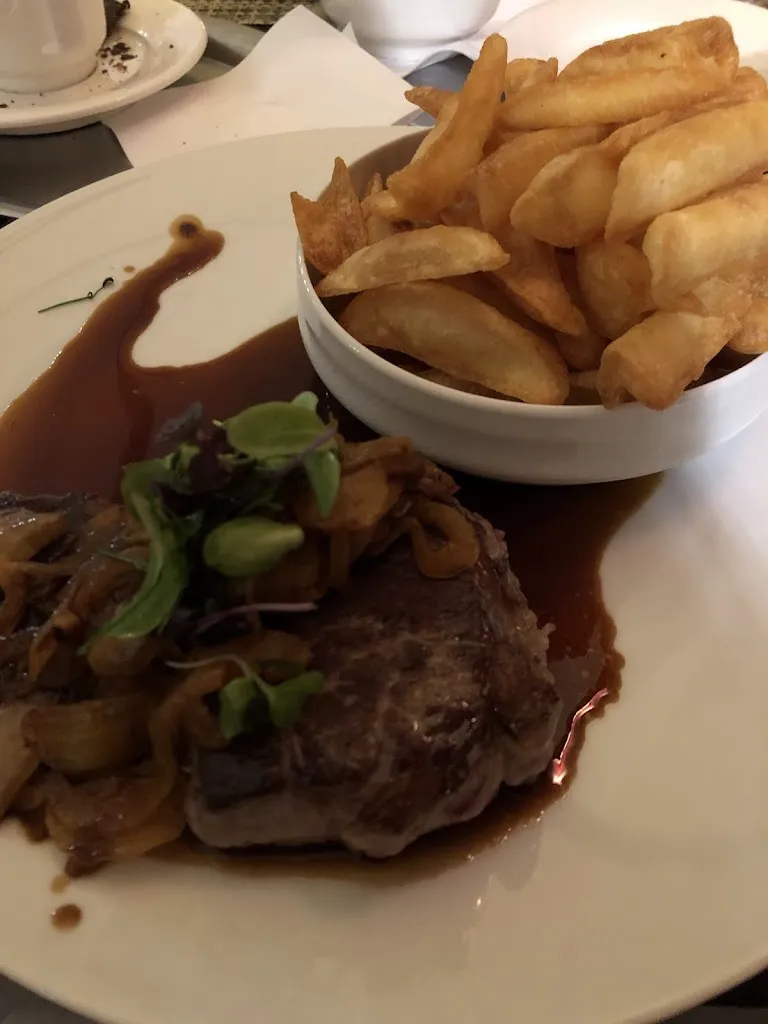 ong MJ_Theaterkeller im Maison Messmer_Baden-Baden_review