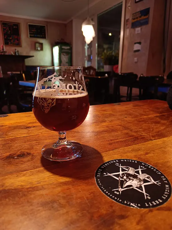 Egidijus Mažeika_Schneeeule Salon für Berliner Bierkultur_Berlin_review