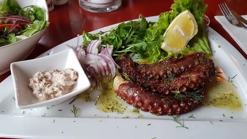 Benedek_Fischrestaurant Marti_Berlin_review