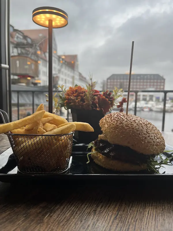 Rute da Silva_the BurgerBar_Berlin_review
