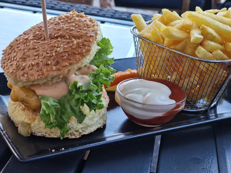 Ivana Cetkovic_the BurgerBar_Berlin_review