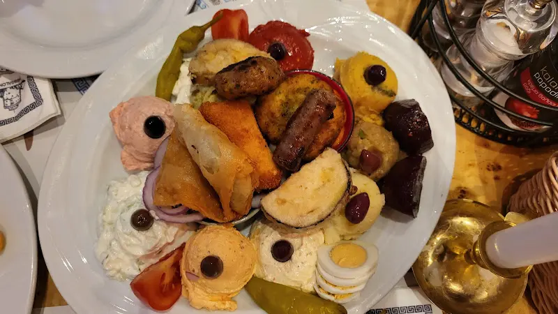 Ta Dio Aderfia_Berlin_slider_image_3