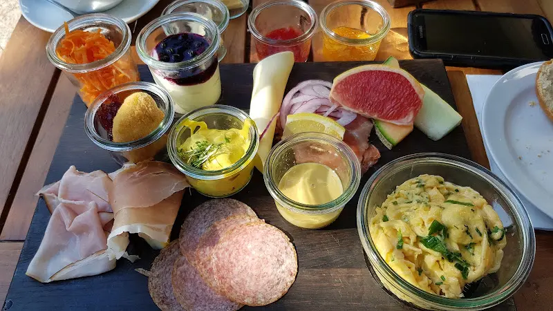 April_Berlin_slider_image_3